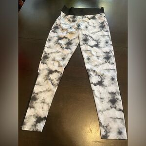 Monochrome Tie-Dye Leggings